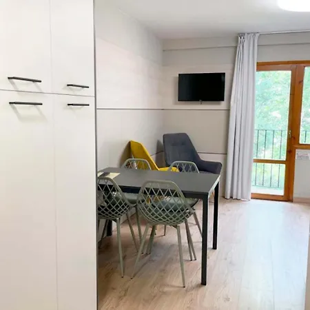 Apartmanhotel Midi 3000 *