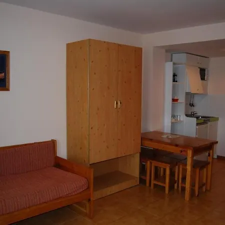 Aparthotel Midi 3000 *